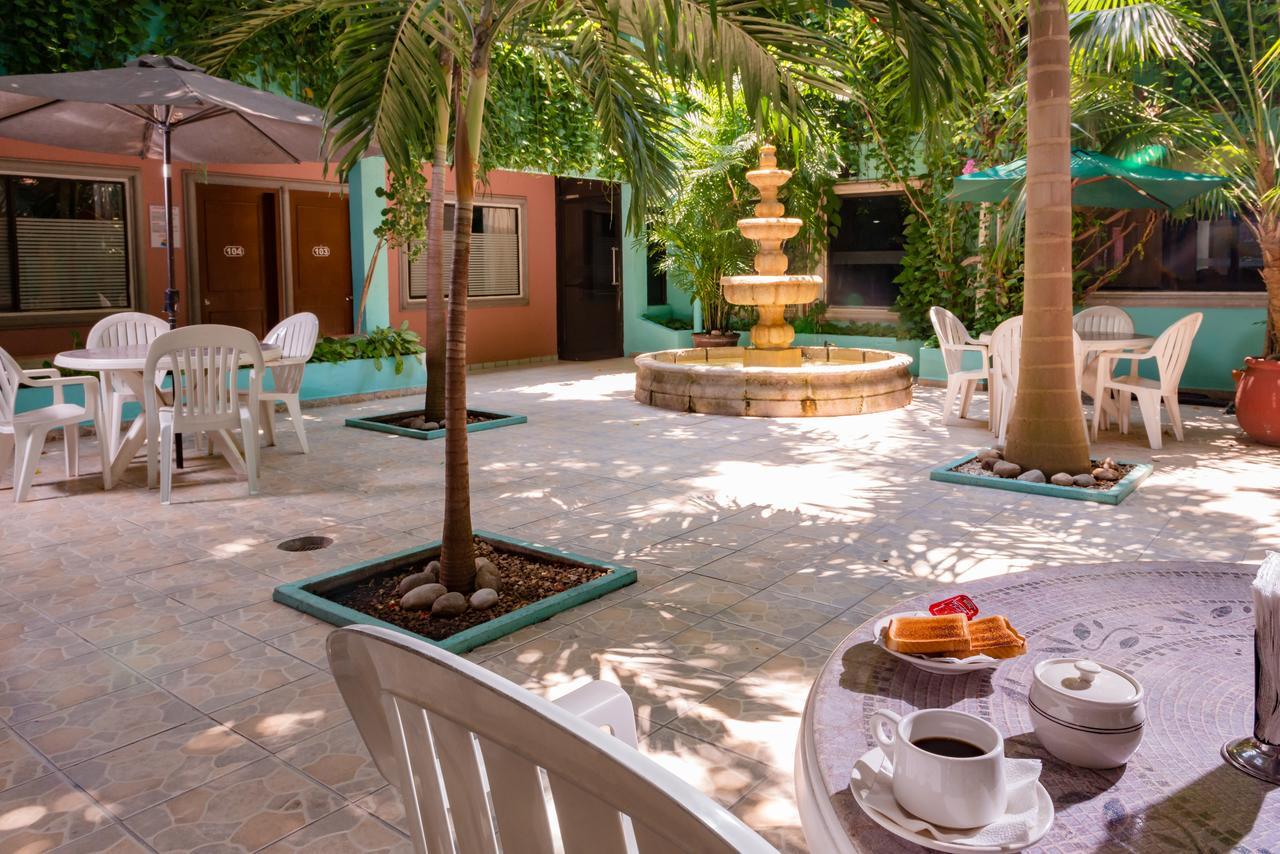 Hotel Acuario Ciudad del Carmen Bagian luar foto